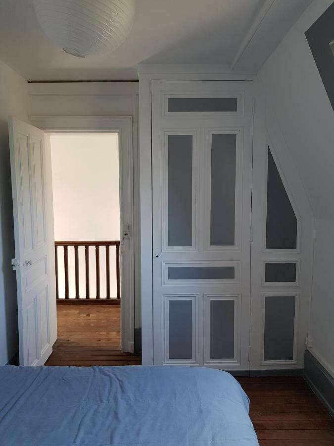 Appartement Atypique - 2 Chambres - Rue Calme Dans Centre Ville Sedán Exterior foto
